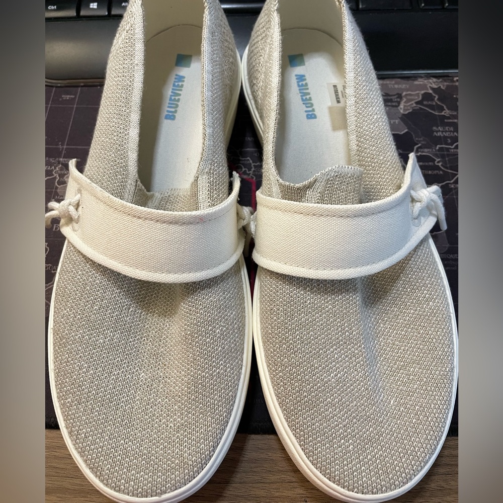 Blue View, biodegradable shoes, Men’s size 9